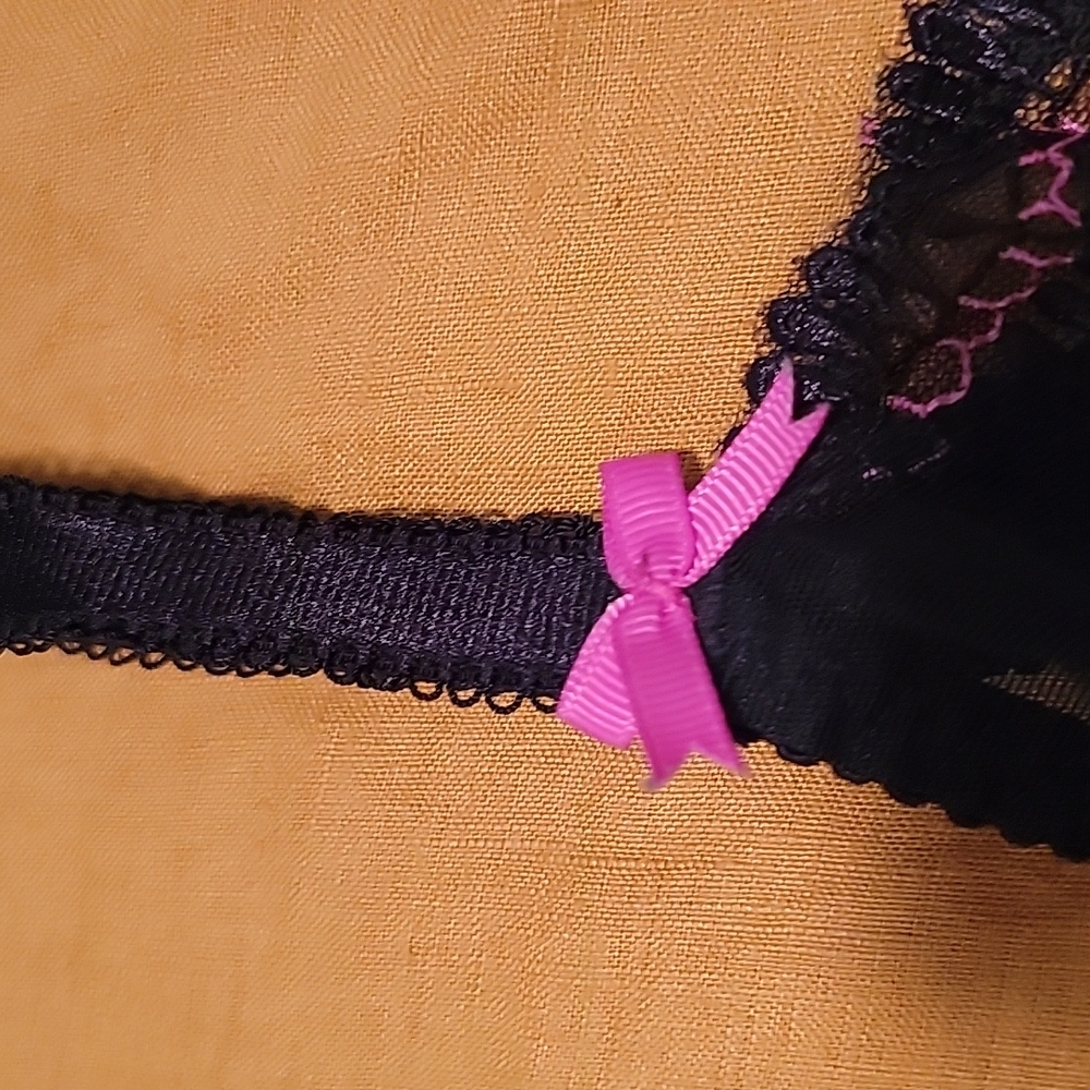 Black sheer plunge bra 36F - Picture 3 of 5